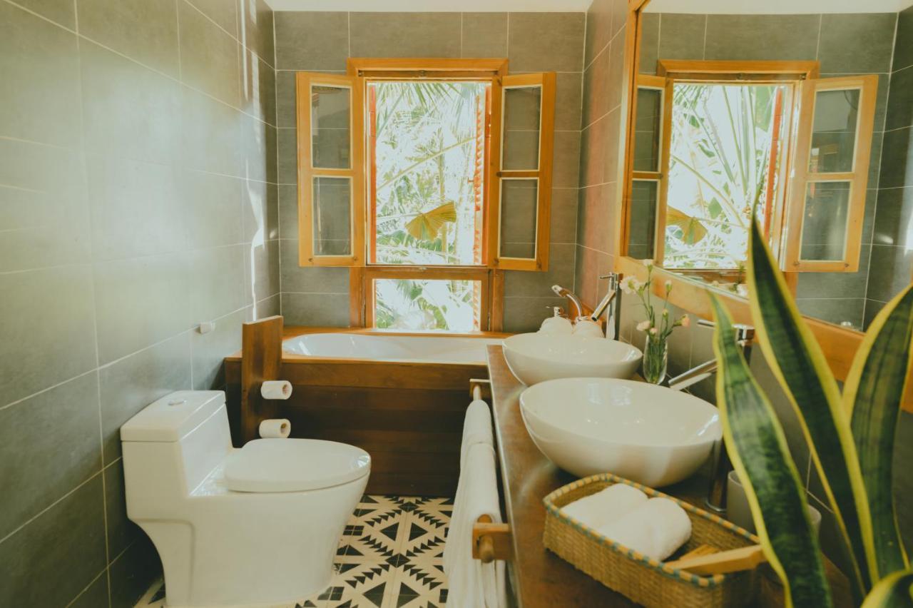 The Wooden Gate Hotel Xuan Son Luaran gambar